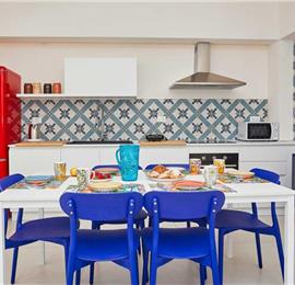 3 bedroom seaside apartments in Sicily, sleeps 6